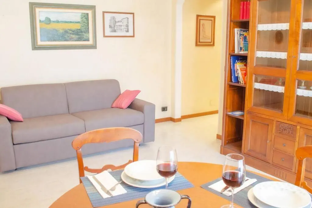 Duomo-Navigli Fashion Week Apartment Milan Italy