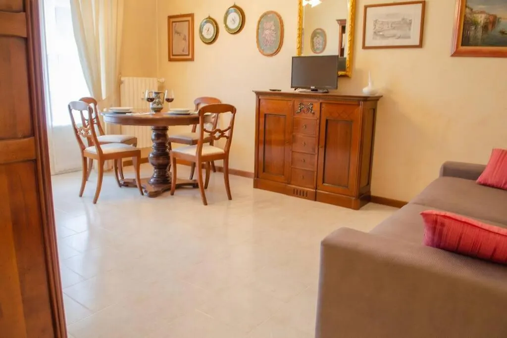 Duomo-Navigli Fashion Week Apartment Milan