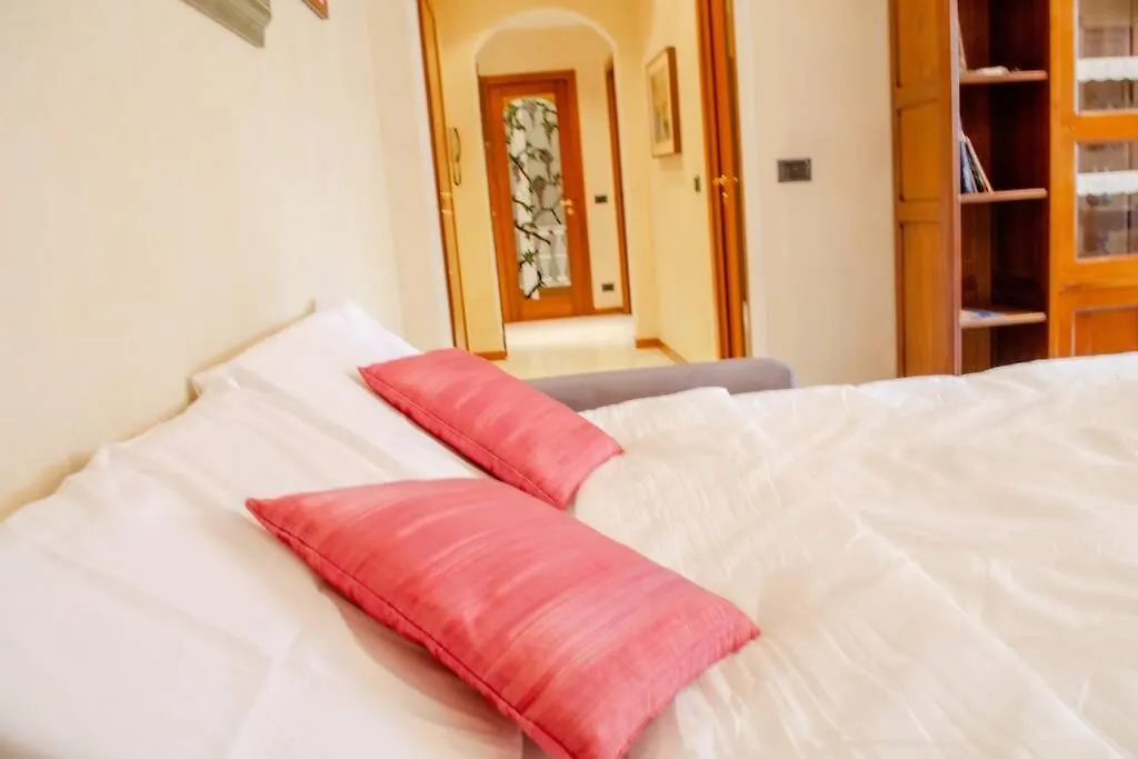 Duomo-Navigli Fashion Week Apartment Milan